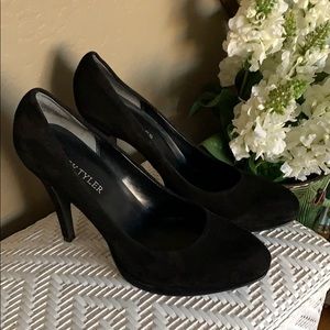Black suede Jeffrey Tyler pumps